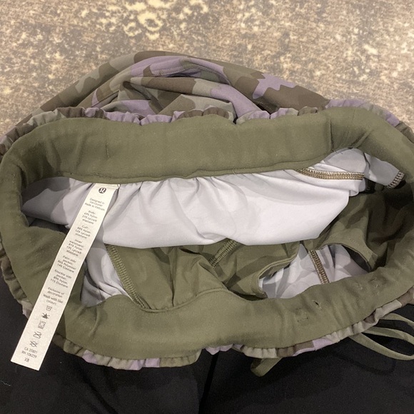 LULULEMON JOGGERS CAMOUFLAGE IN LAVENDER & 3 COLORS OF GREEN - Picture 10 of 12